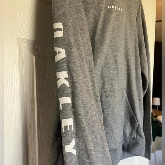 mens oakley hoodie - Picture 2 of 4